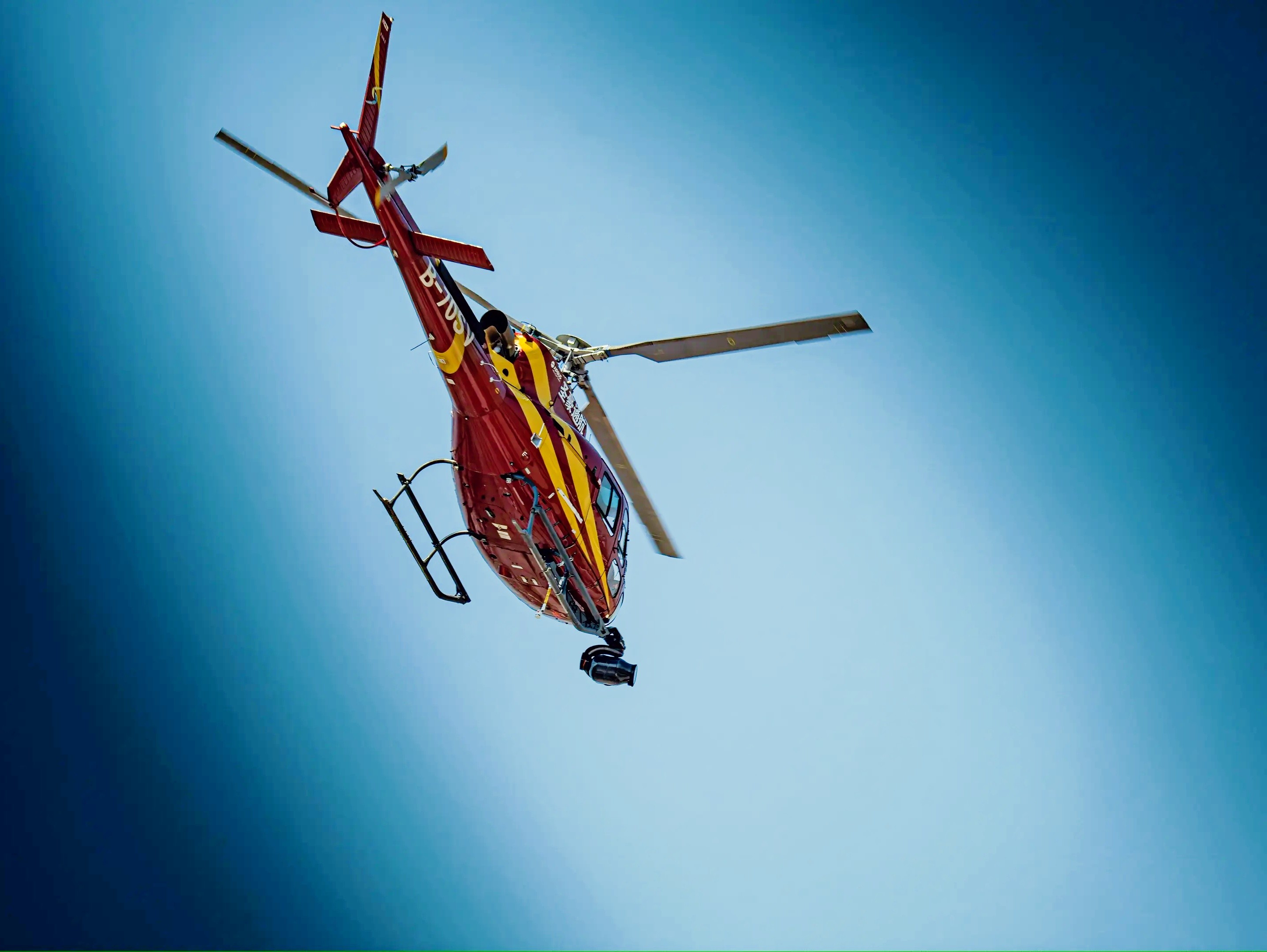 法拉利完胜红牛二队,周冠宇关键制胜 法拉利完胜红牛二队,周冠宇关键制胜