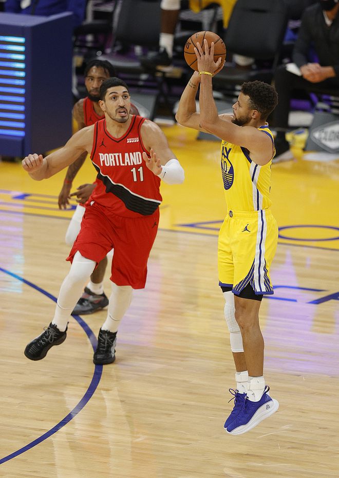 守望者队惊险胜出，战胜开拓者队取得资格