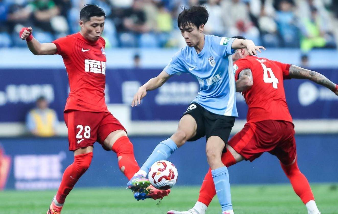 大连人队终结连败,豪取三分 大连人队终结连败,豪取三分