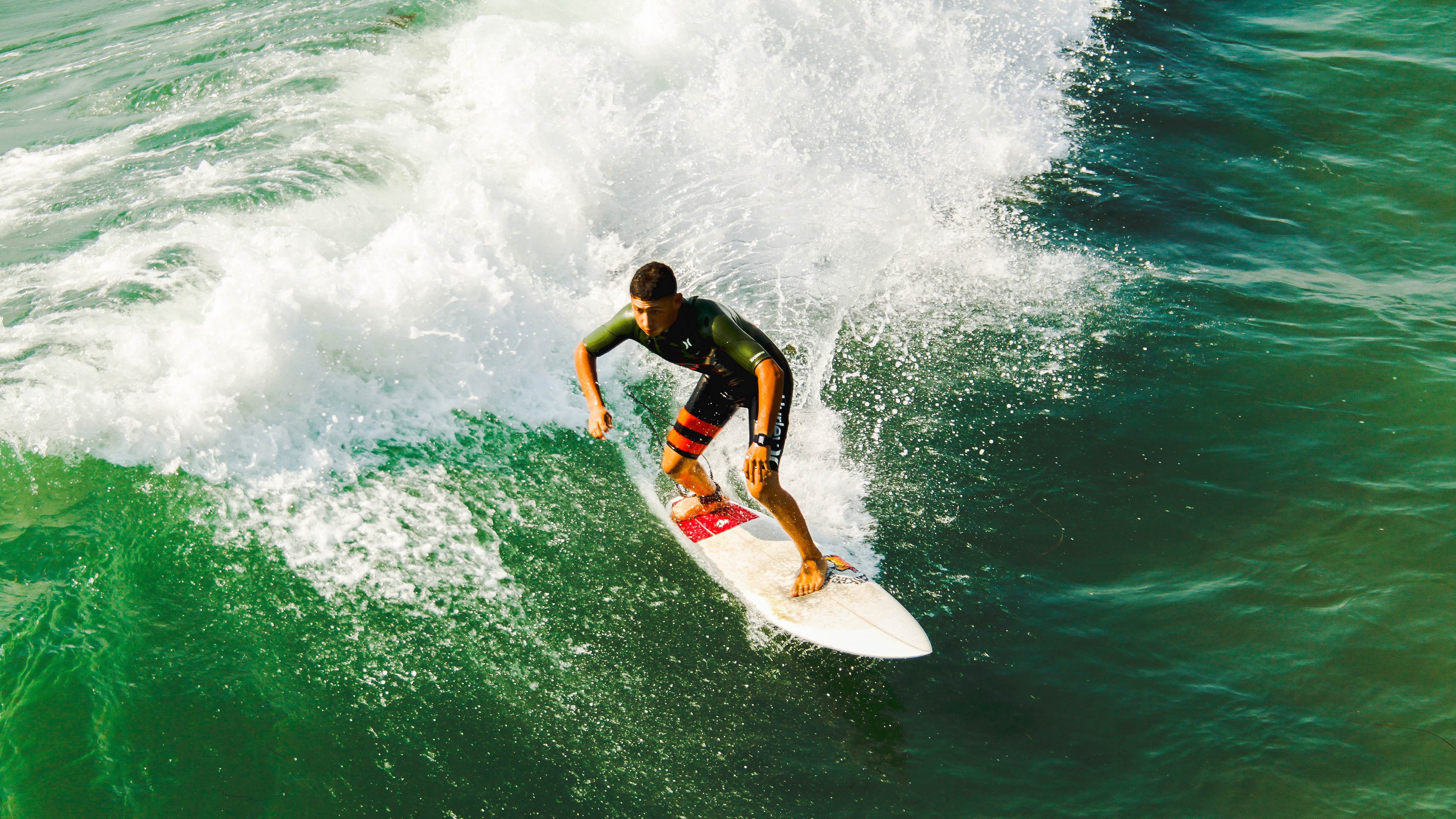 跨界主宰,当哈登在F1赛道接管比赛,广厦队在篮球场强行终结公牛