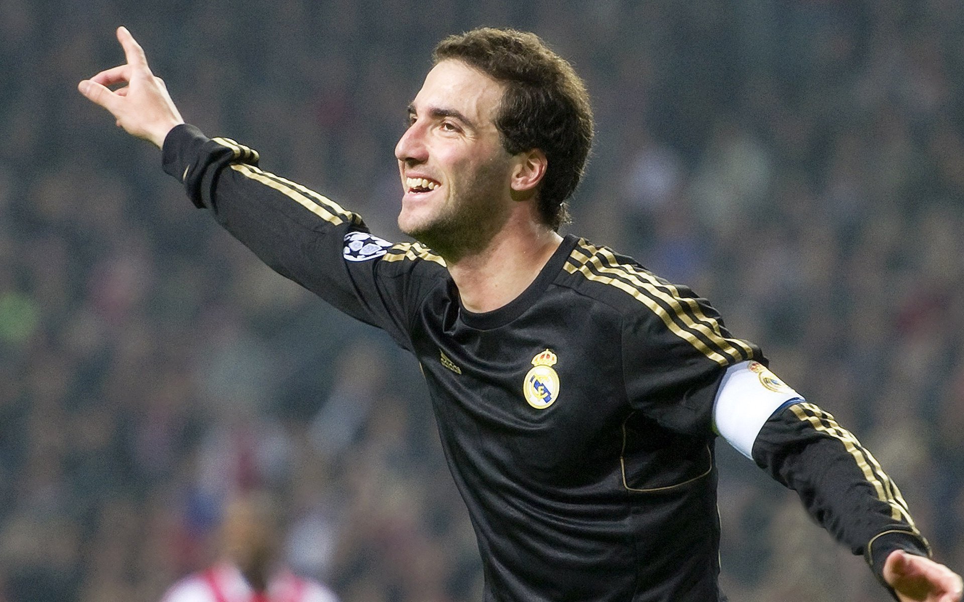 IM体育动画直播通道-世界排名争夺战之夜，乔治点燃赛场